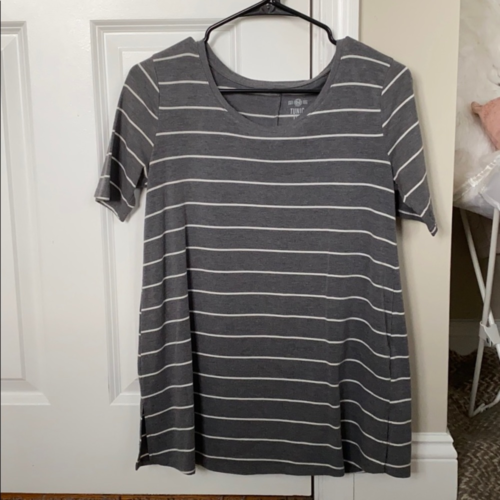 SO Grey and white striped tunic tee